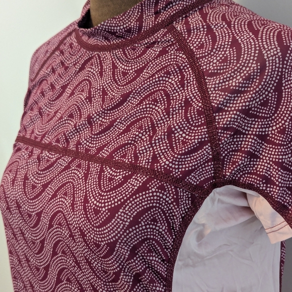 Patagonia Microswell Short Sleeve Rashguard Arrow Red Womens L (mislabeled) - Picture 5 of 8